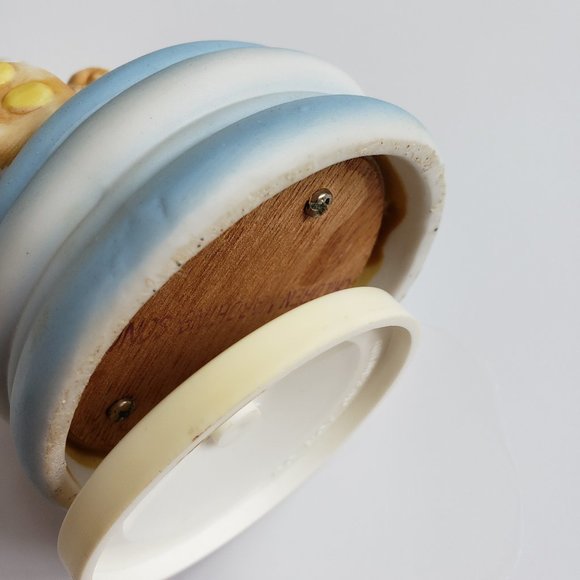 Rotating Music Box Teddy Bear Plays "Children's Marching Song" This Old Man.... - Picture 9 of 9